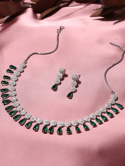 Luxury & Fashionable Silver Necklace Set